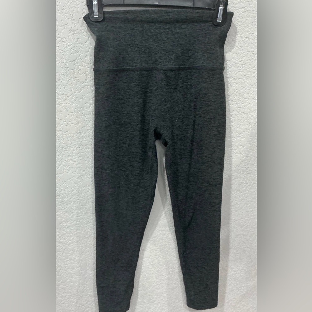 Beyond Yoga leggings Spacedye Waisted Midi Legging charcoal gray women’s xs